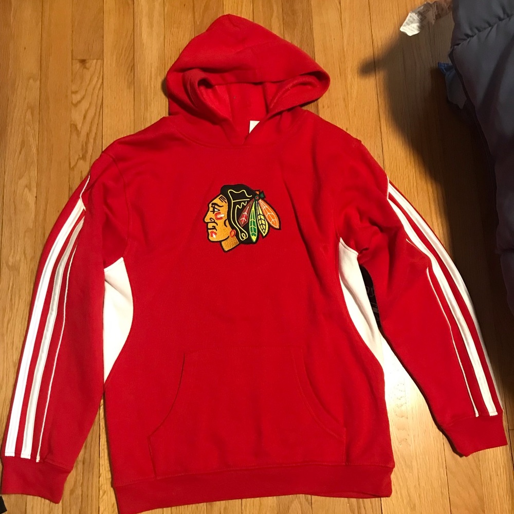 NWT Chicago Blackhawks hoodie. Boys size 14-16